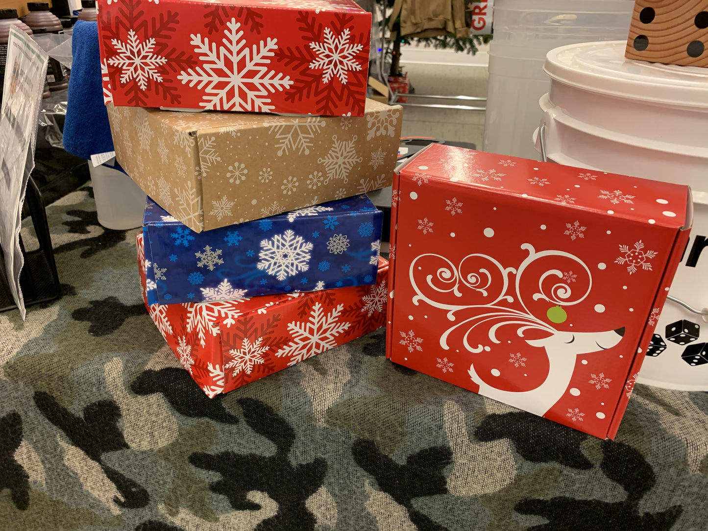 (NEW) Holiday GiftBox 6 pack sauce & 3 pack rub & seasoning variety